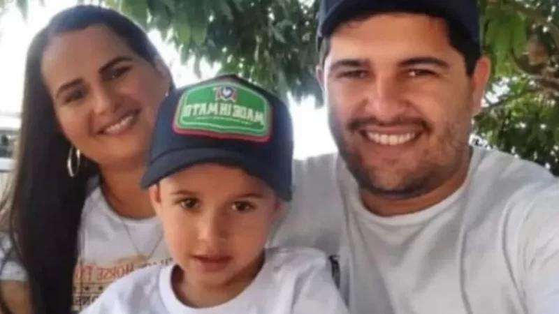 Pai e filho de cinco anos morrem em acidente entre moto e carro no ES