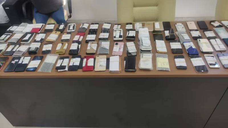 Polícia recupera aparelhos celulares roubados em Guarapari e detém 20 pessoas