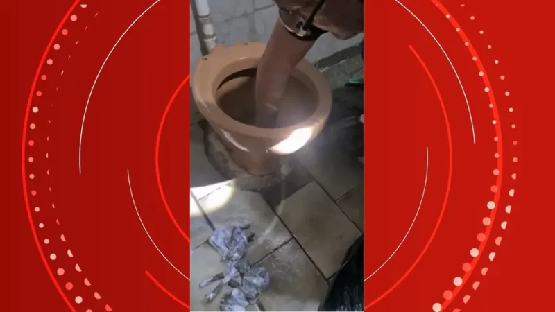 Homem é preso no ES após usar vaso sanitário como esconderijo de drogas
