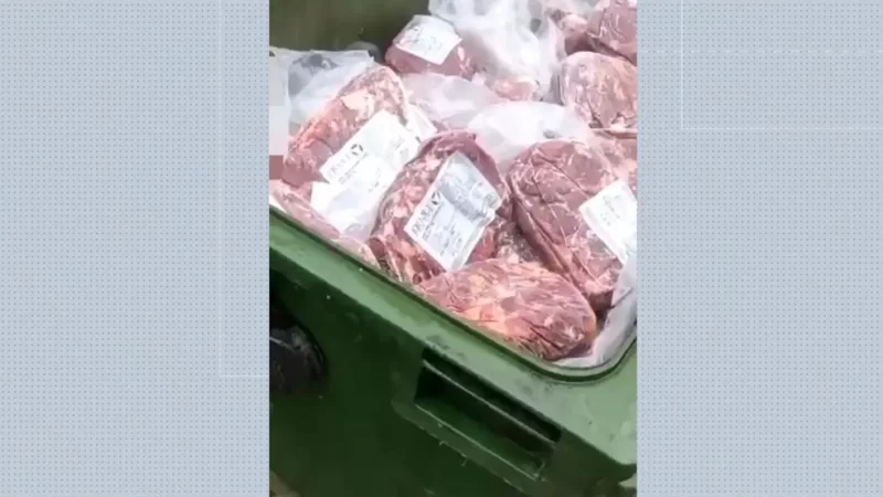 Mais de 200 kg de carne imprópria ao consumo vão para o lixo em hospital do ES
