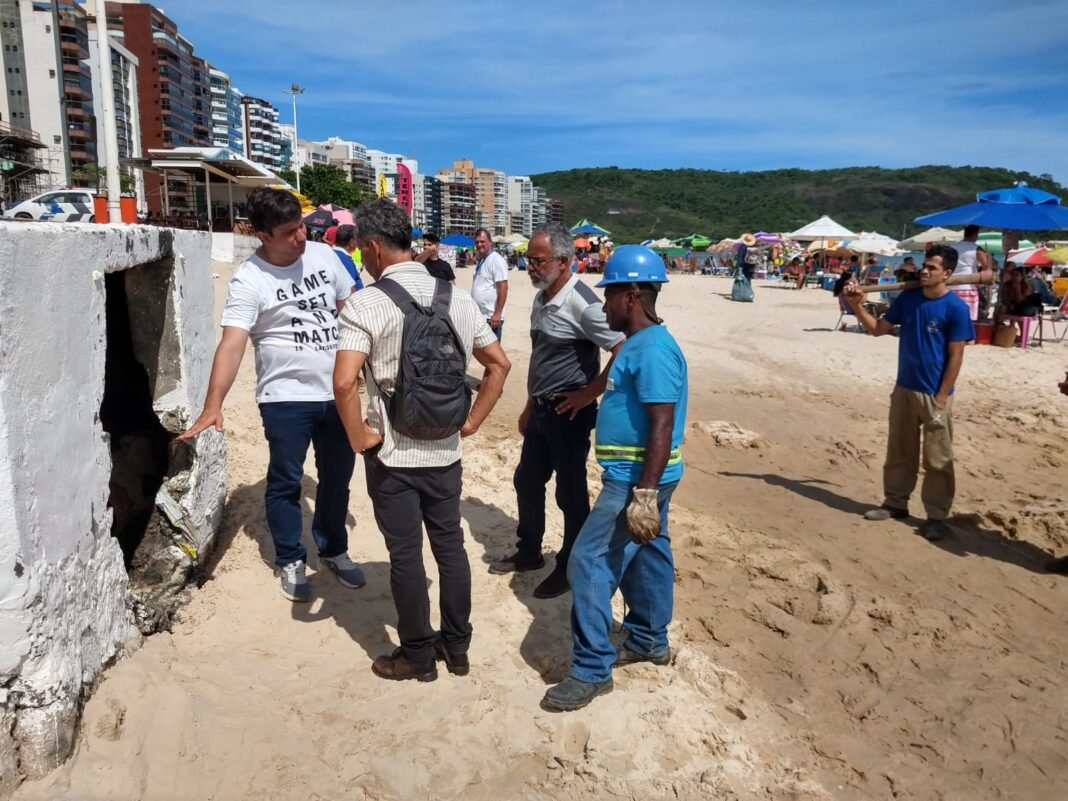Prefeitura de Guarapari e Cesan, realizam visita técnica em galerias de esgoto na Praia do Morro