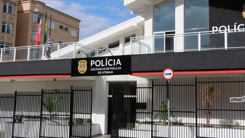 Legítima defesa de terceiros. Policial mata colega de farda que agredia clientes num bar