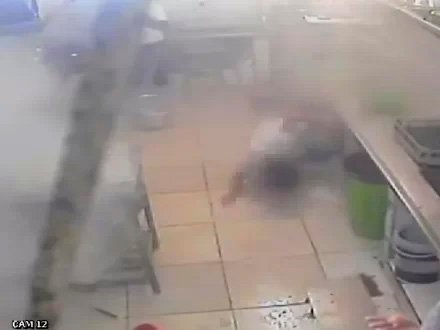 Vídeo: cozinheira morre após explosão de panela de pressão