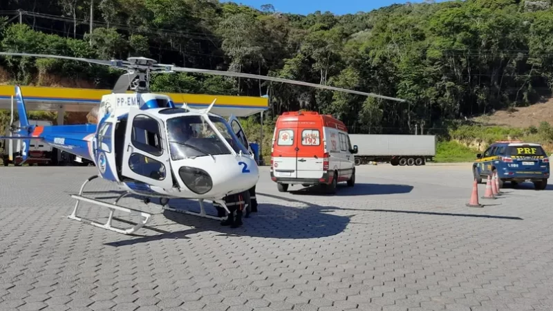 Acidente no ES mata homem e mulher é resgatada em estado gravíssimo por helicóptero