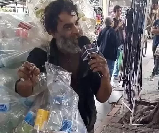 Morador de rua que viralizou como locutor desistiu das oportunidades