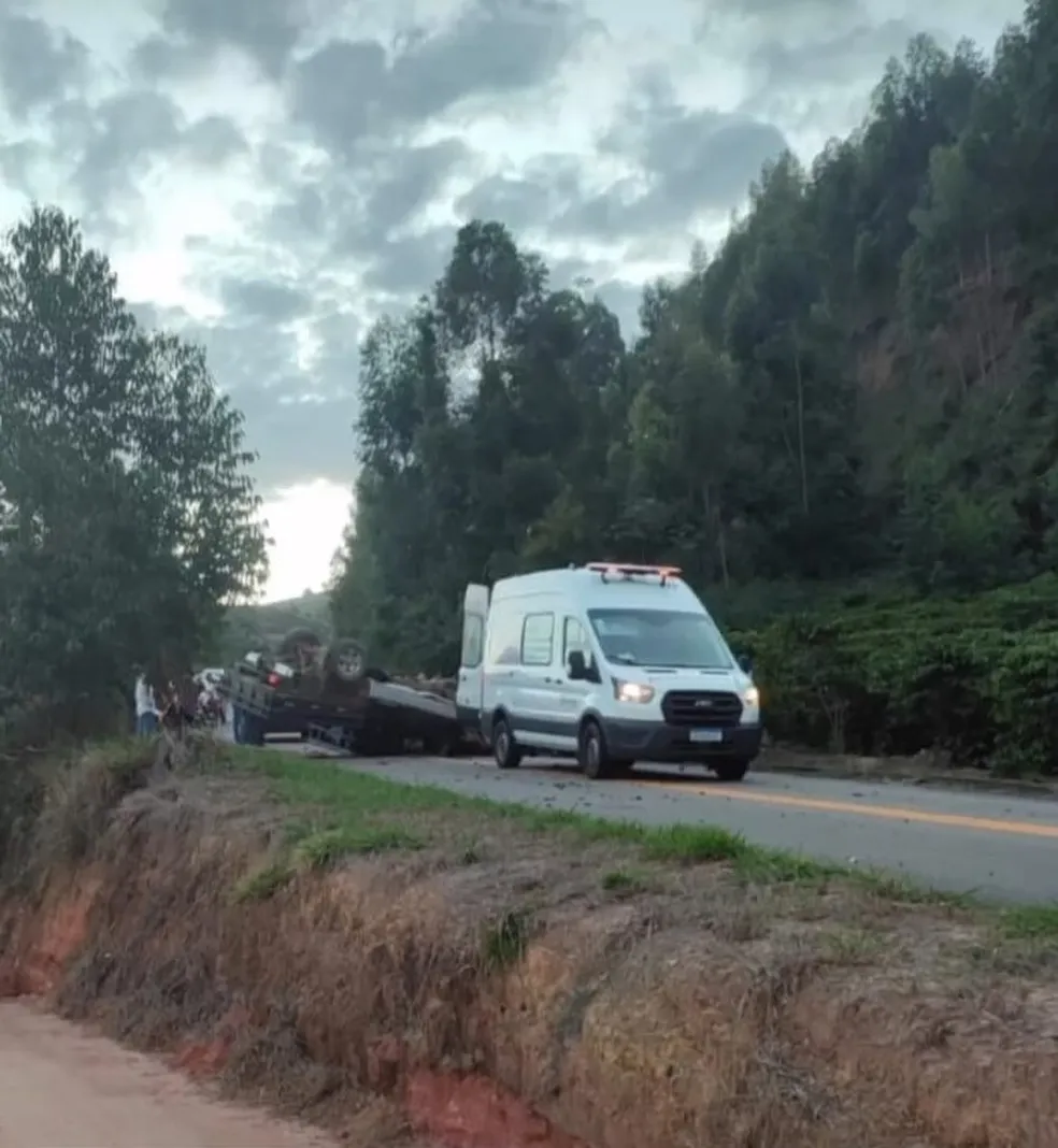 Motorista sem CNH invade contramão e acidente deixa 4 mortos no ES