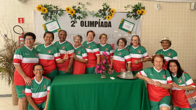 Idosos de Anchieta ganham uniforme para competir em Olimpíadas da Melhor Idade