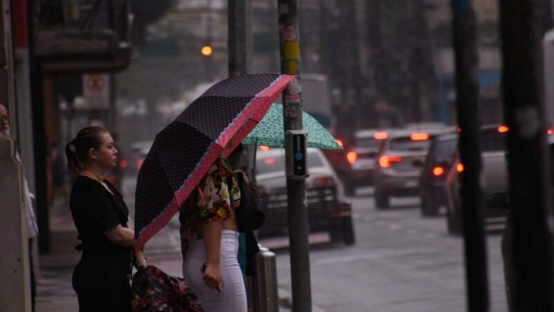 Alerta de chuvas intensas para mais de 70 cidades do ES