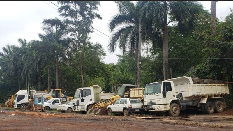 Cemitério de carros públicos abandonado em Iconha