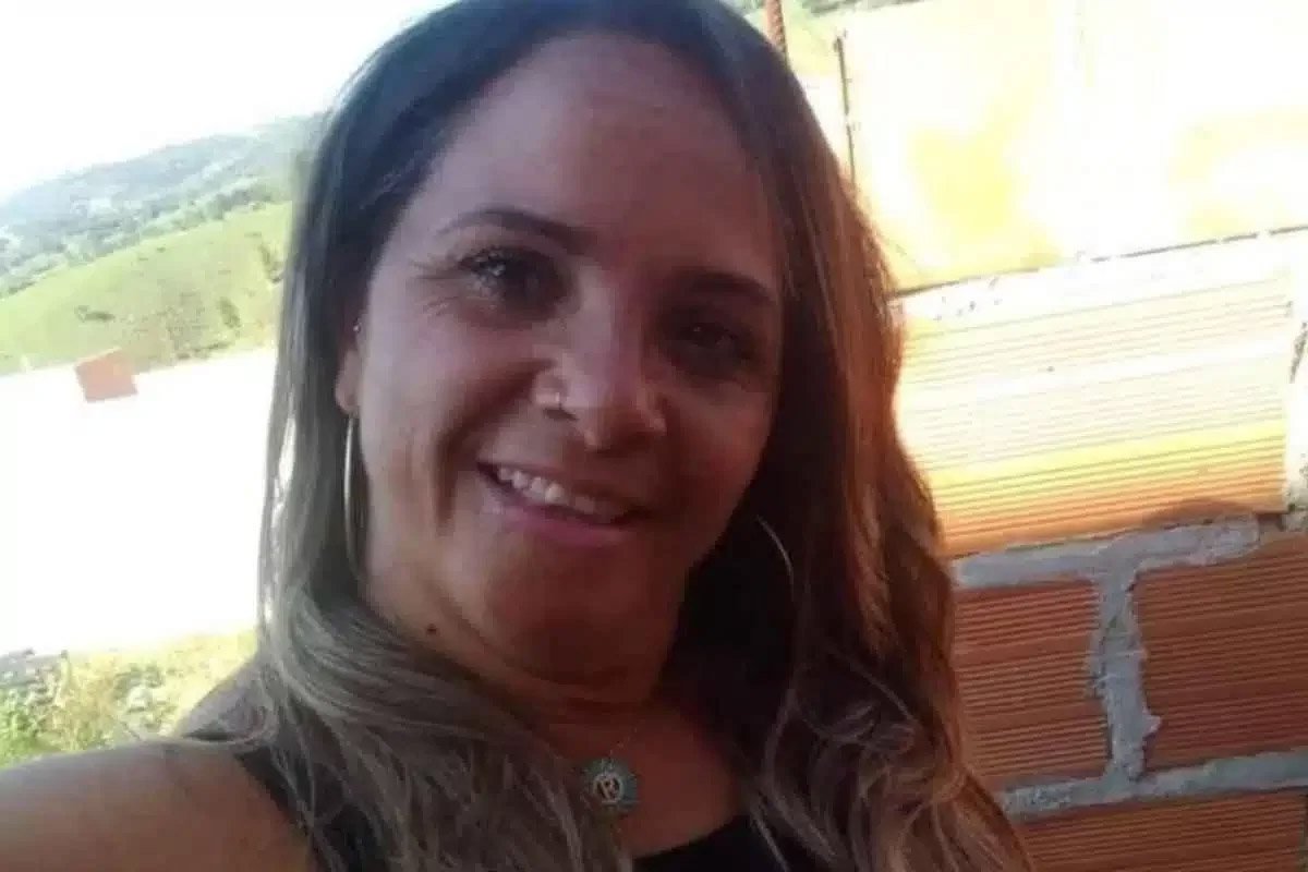 Após matar a esposa, homem a lava com cloro e desinfetante