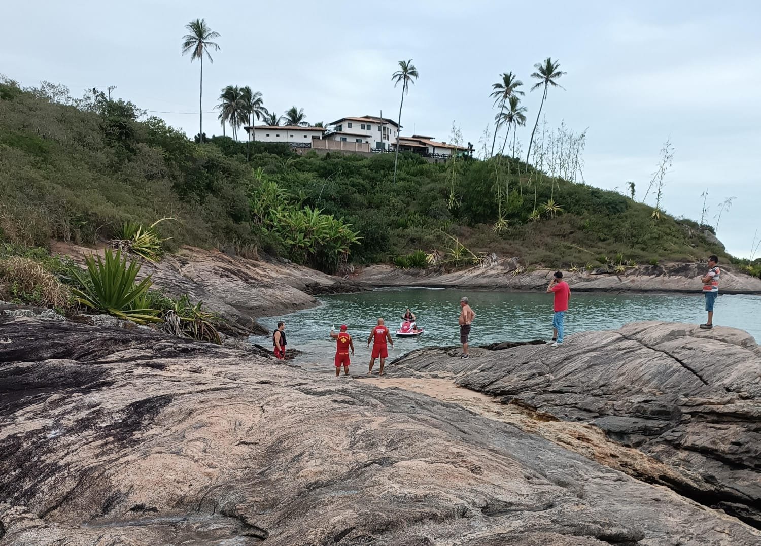 Corpo de adolescente desaparecido em praia de Anchieta é encontrado em Guarapari