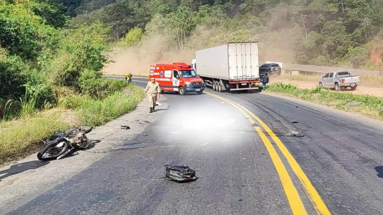 Acidente deixa dois mortos na BR-262 no Espírito Santo