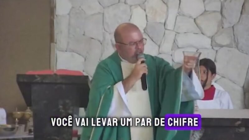 Padre manda recado para esposas que não querem fazer sexo com os maridos: “Vão levar chifre”