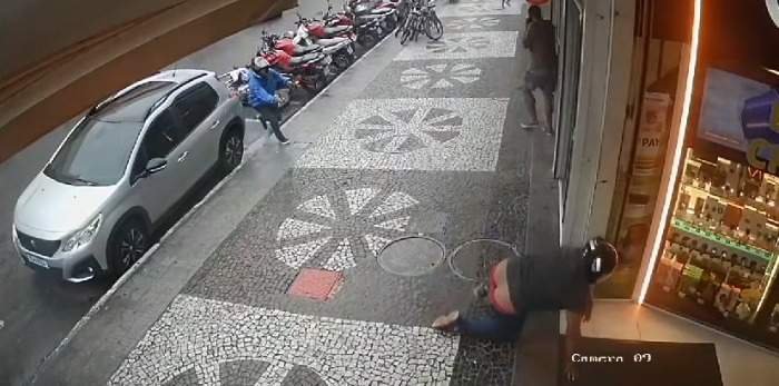 Veja o vídeo do momento do tiro no Centro de Guarapari