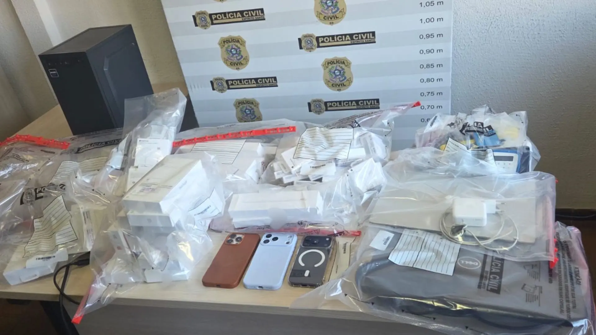 Duas lojas com celulares roubados fechadas em Guarapari pela polícia